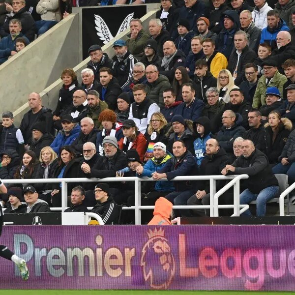 A crypto fantasy platform has left the Premier League tangled in a…