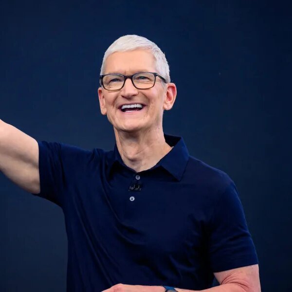 Apple’s Tim Cook shares the 4 a.m. morning ritual he caught by…
