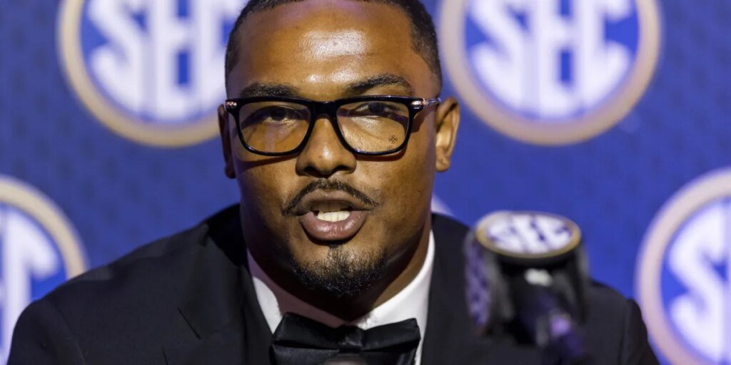 Arion Carter was suspended over a $427 flight—he is donating that quantity to charity for each sort out