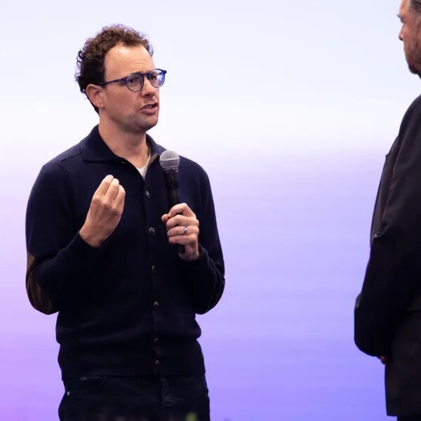 What slowdown? OpenAI, Anthropic launch dueling fashions as AI value wars warmth…