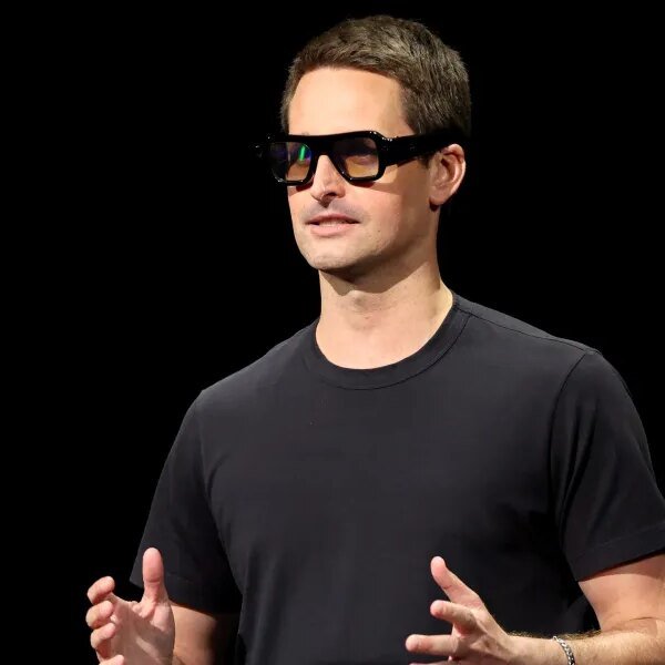 Snap is betting $3.5 billion on AR glasses for companies as Evan…