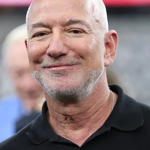 After buyers rejected Jeff Bezos’ Amazon pitch, his mother and father supplied…