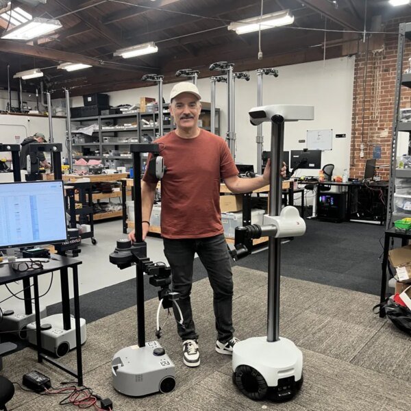 Aaron Edsinger brings Hello Robot’s Stretch 4 to life onstage at Disrupt…