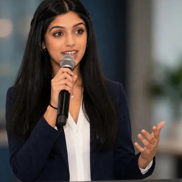 Her college blocked ChatGPT. Now this highschool senior runs an AI startup…