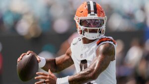 Deshaun Watson throws interception 5 snaps into 2026 season as Browns get off to tough begin