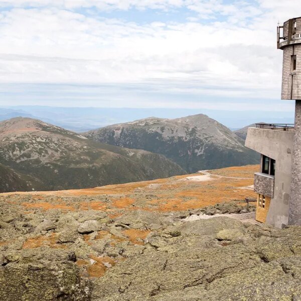 Mount Washington hiker resets personal dislocated shoulder and reaches summit