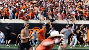 Oklahoma State stuns Oregon, offers early season blow to Ducks’ nationwide title hopes