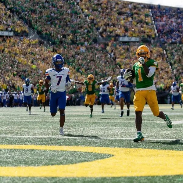Oregon rallies from sluggish begin, thwarts Boise State’s upset bid in season&hellip;