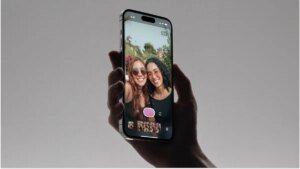 Former TikTok execs constructed an app that makes use of AI to show you the best way to pose for a photograph
