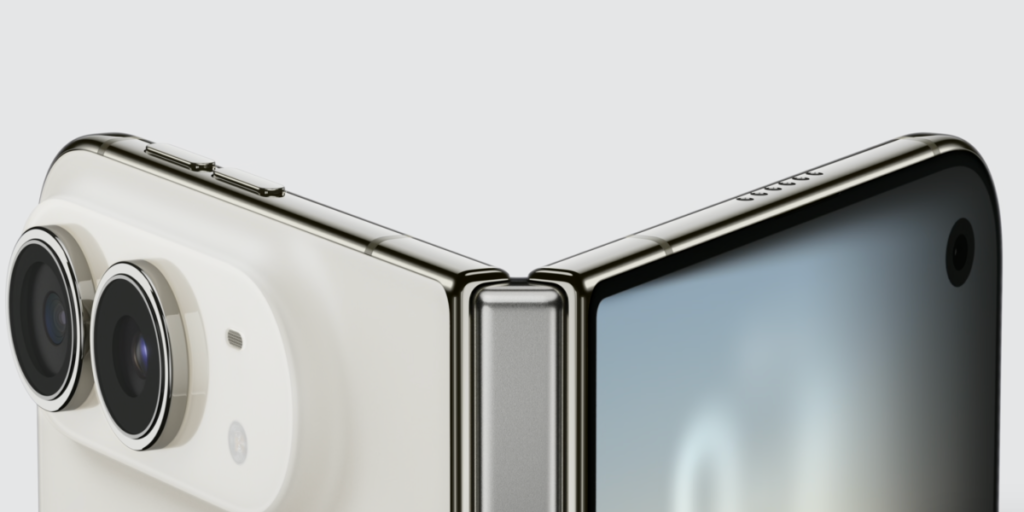 21 images of Apple’s first-ever foldable iPhone