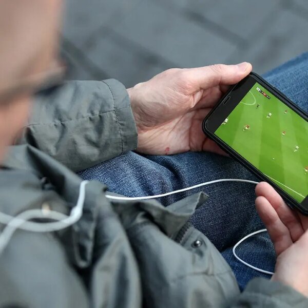 Use a VPN to stream Netflix, Hulu and ESPN safely whereas touring