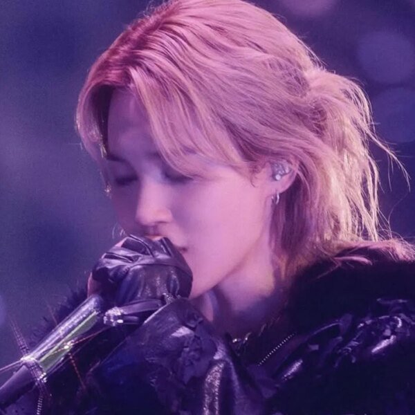 “Take immediate measures” – Fans query stage security after Jimin picks up&hellip;