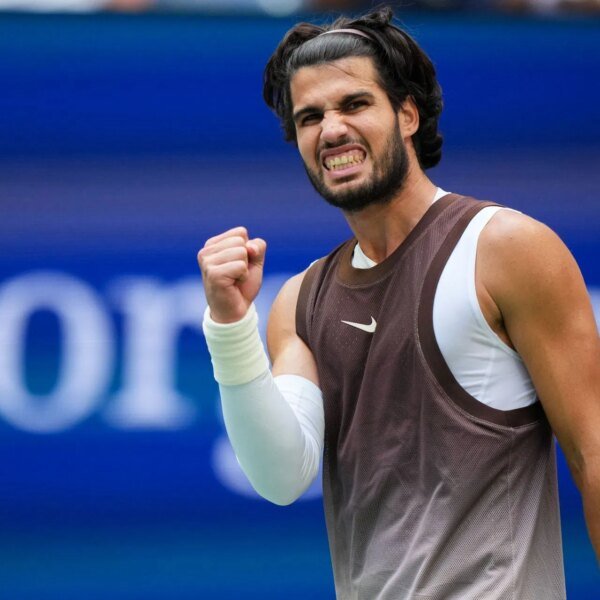 Eugenie Bouchard drops 2-word response as Carlos Alcaraz fixes US Open outfit…