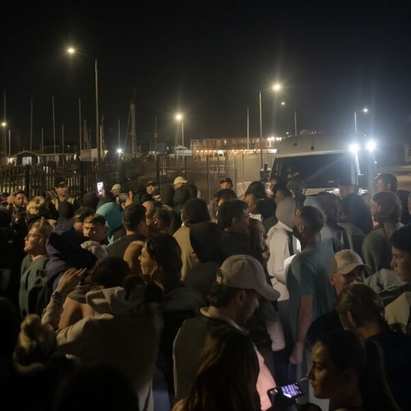 BRITAIN RISES: After Giant Inflatable Boat Crosses the Channel, UK Citizens Blockade…