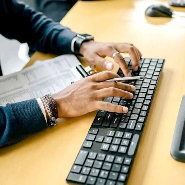 Malicious browser extensions can hijack Gemini, Edge and Comet AI