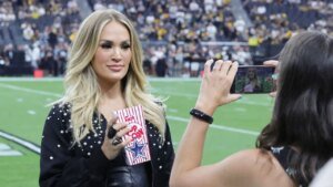 Carrie Underwood fires up one other SNF heater, Collinsworth was DISGUSTED & bare Sydney Sweeney angers the mob