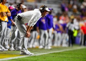 “Everybody hates you”: Lane Kiffin sends defiant message on controversial “pro players” drama amid LSU’s thumping 51-10 win over Clemson