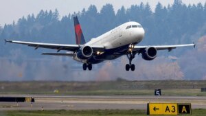 Delta flight returns out of the blue to Minneapolis over reported pilot incapacitation