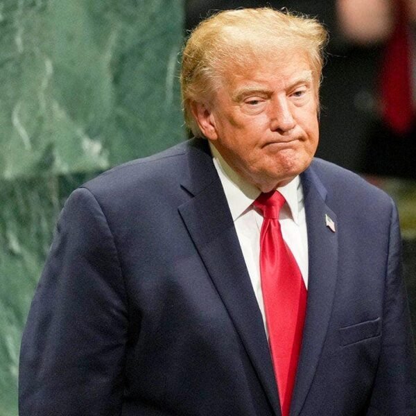 Judge orders Trump to revive White House entry to CNN, Politico