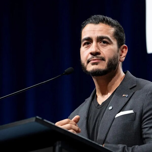 Michigan scholar confronts El-Sayed over Iran silence at city corridor