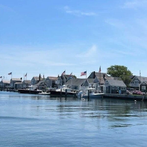 Democrats together with Hakeem Jeffries descend on Nantucket for money