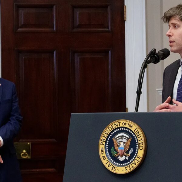 LIZ PEEK: President Trump must take the AI alarm bells severely