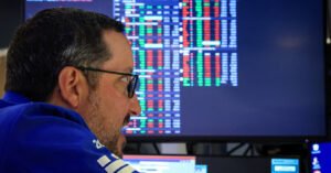 Global Bond Sell-Off Puts Investors on Edge