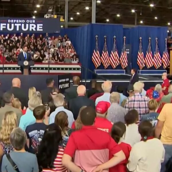 JD Vance Draws A Pathetic Crowd And Gets Heckled In Kansas
