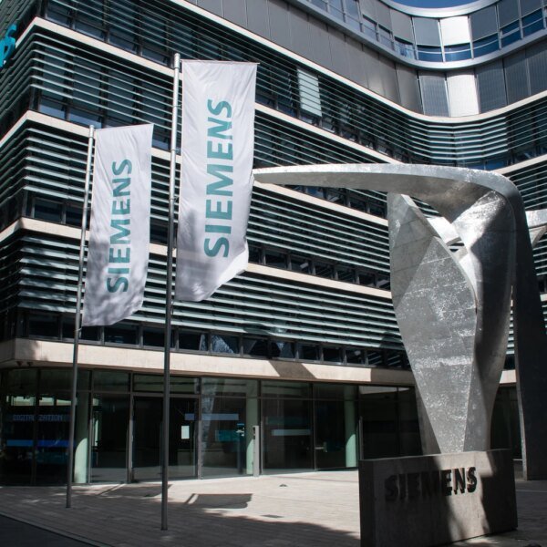 Siemens AG: Riding The AI Investment Boom (OTCMKTS:SIEGY)