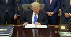 WATCH LIVE: President Trump Meets with US Travel Executives * The Gateway Pundit * by Cristina Laila