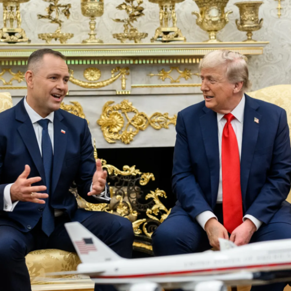 Trump Announces “Major Progress” Toward New US Army Base in Poland *…