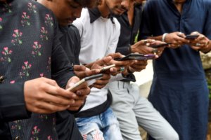 India forces caller-ID apps to feed spam stories to telcos