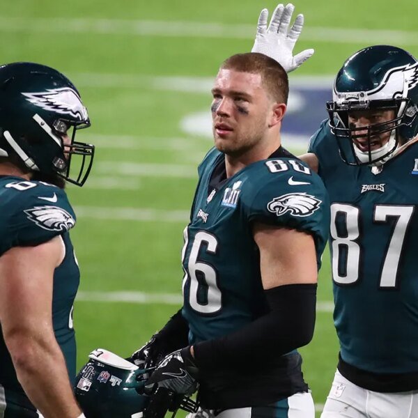 Eagles fan-favorite Zach Ertz returns to Philly amid damage considerations on offense