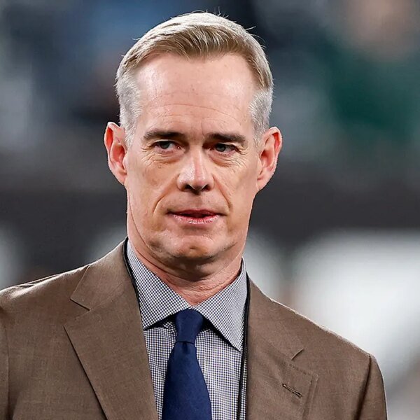 ESPN re-signs Joe Buck for greater than $100 million, highlighting firm technique