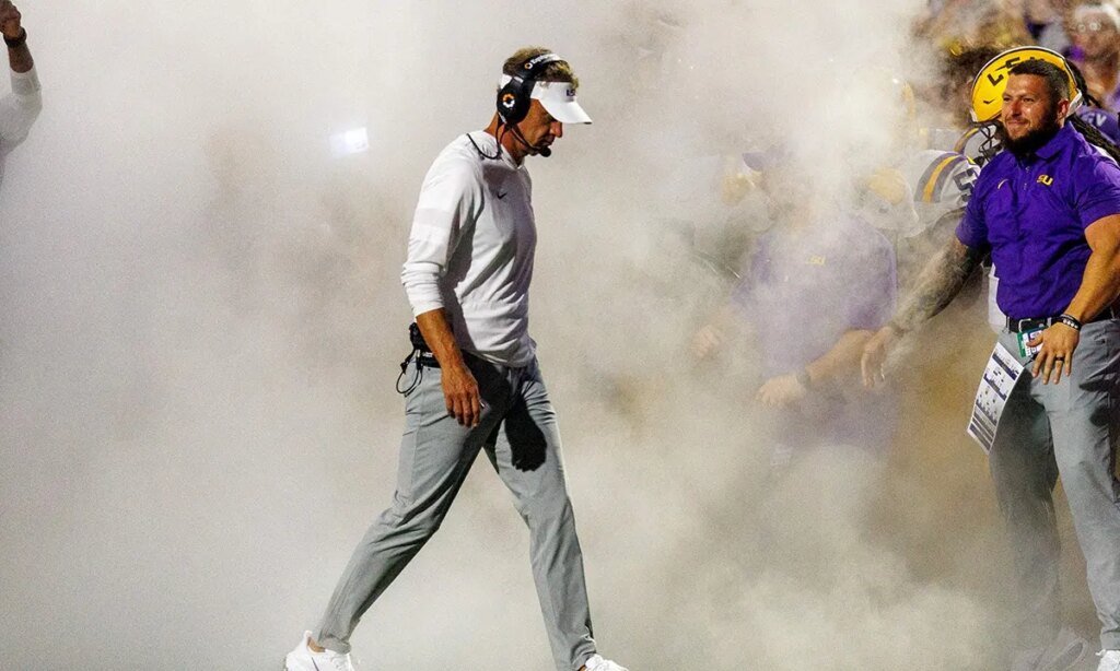 College soccer’s chaos period is right here: Texas rallies, Oregon falls and Lane Kiffin eyes return to Ole Miss