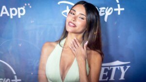 Madison Beer will get new pores and skin whereas Justin Herbert sinks to 0-2, Aaron Rodgers’ ex lashes out & NFL or school?