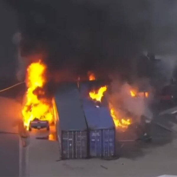 News helicopter crashes in Los Angeles, leaving 3 useless, 1 hospitalized