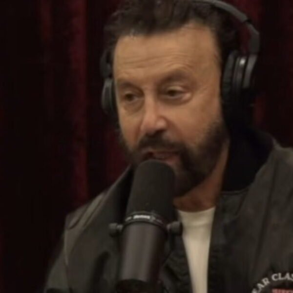 Comedian Yakov Smirnoff Describes Escaping the Communist Soviet Union to a Stunned…