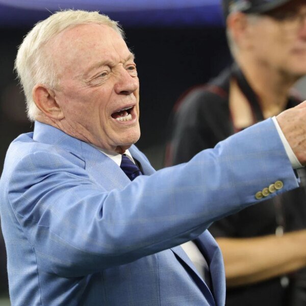 Jerry Jones: “Her skin stuck to the window”: Jerry Jones remembers feminine&hellip;
