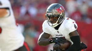 Buccaneers vs. Cowboys Odds, Prediction and Best Bet for TNF
