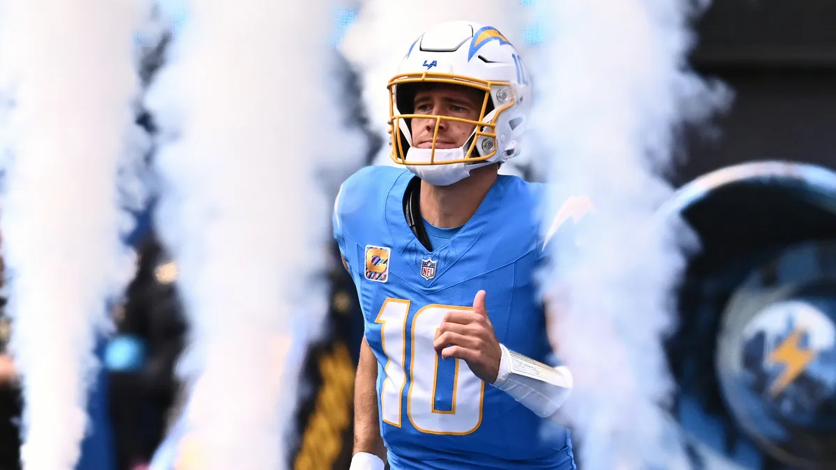 Los Angeles Chargers Shouldn’t Resist Justin Herbert Trade