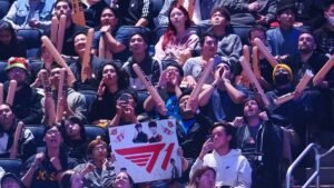 T1 start title protection at LoL Worlds with comfy victory