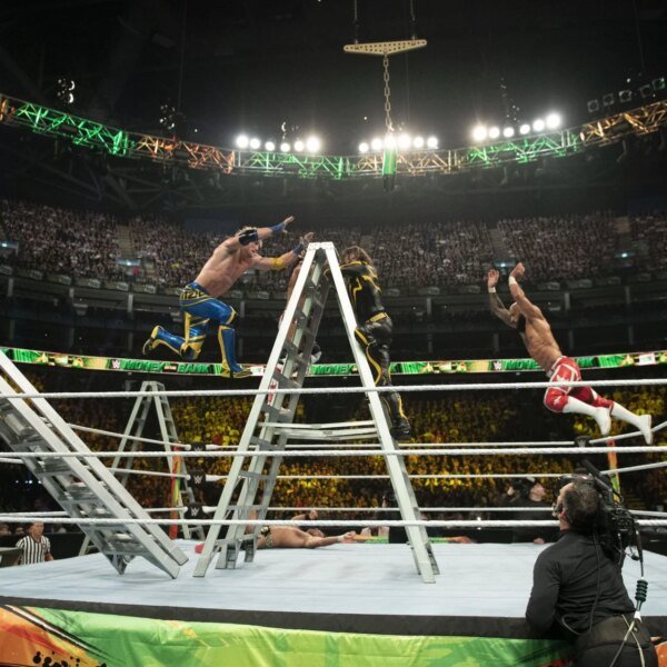 5 WWE Stars Whose Careers Changed Completely Because of Money within the…