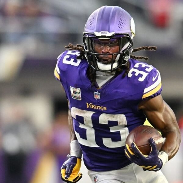 Report: Vikings RB Aaron Jones (knee) avoids critical damage