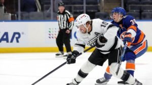 Brandt Clarke lifts Kings previous Islanders in extra time