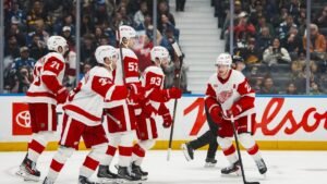 Lucas Raymond’s 3-point effort propels Red Wings previous skidding Canucks