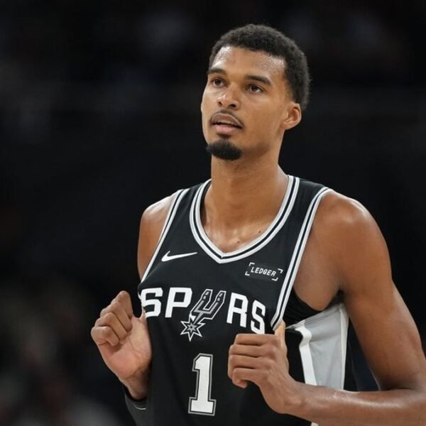 Spurs search first win in conflict vs. undermanned Mavericks
