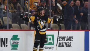 Ville Koivunen scores OT winner as Penguins rally previous Predators