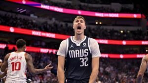 Cooper Flagg, Kyrie Irving mix for 68 as Mavericks prime Rockets