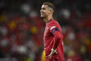 “Doesn’t justify many things” – Ex-Portugal midfielder hits out at Cristiano Ronaldo’s assertion on leaving nationwide group
